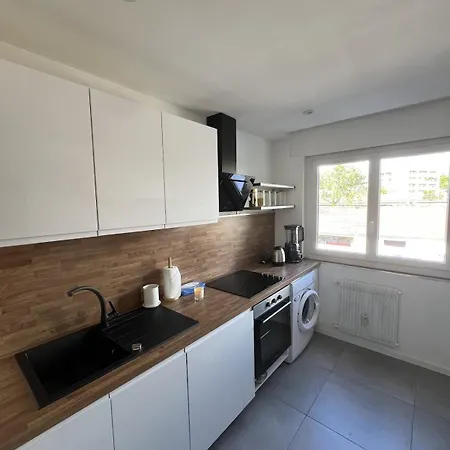 De 47 M2 Situe A Dijon, Centre-ville *